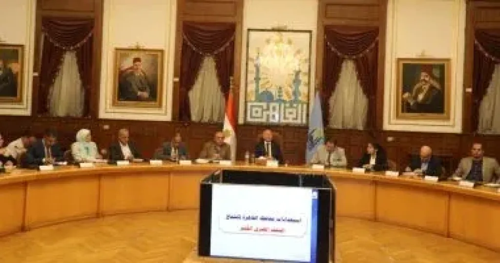 محافظ القاهرة: تخصيص شاشات عرض بالميادين لبث مواد ترويجية عن المتحف الكبير محافظ القاهرة: تخصيص شاشات عرض بالميادين لبث مواد ترويجية عن المتحف الكبير