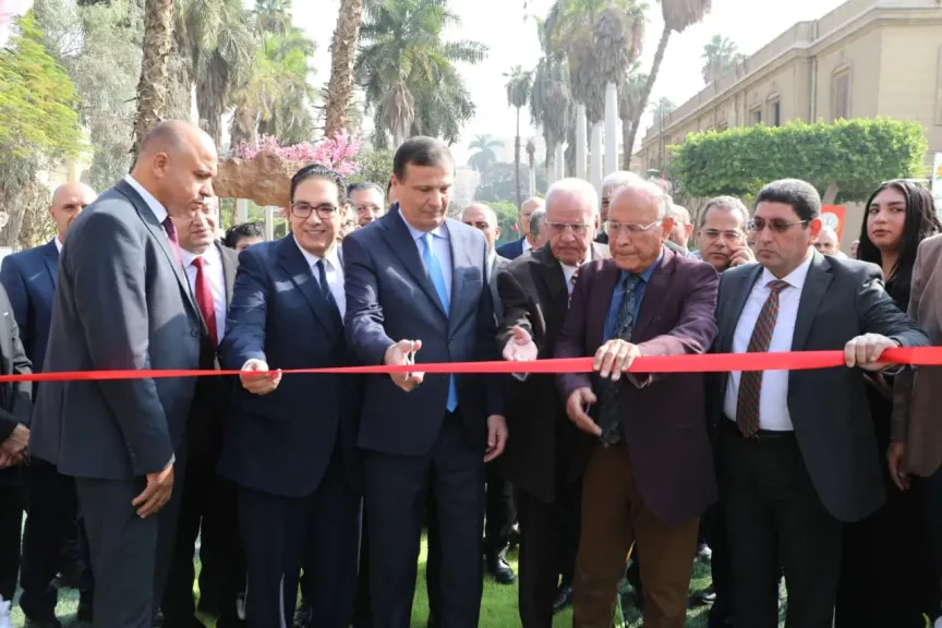 وزير الزراعة ورئيس جامعة القاهرة يفتتحان معرض كلية الزراعة للبساتين بجامعة القاهرة... وزير الزراعة ورئيس جامعة القاهرة يفتتحان معرض كلية الزراعة للبساتين بجامعة القاهرة في نسخته الأولى 2025