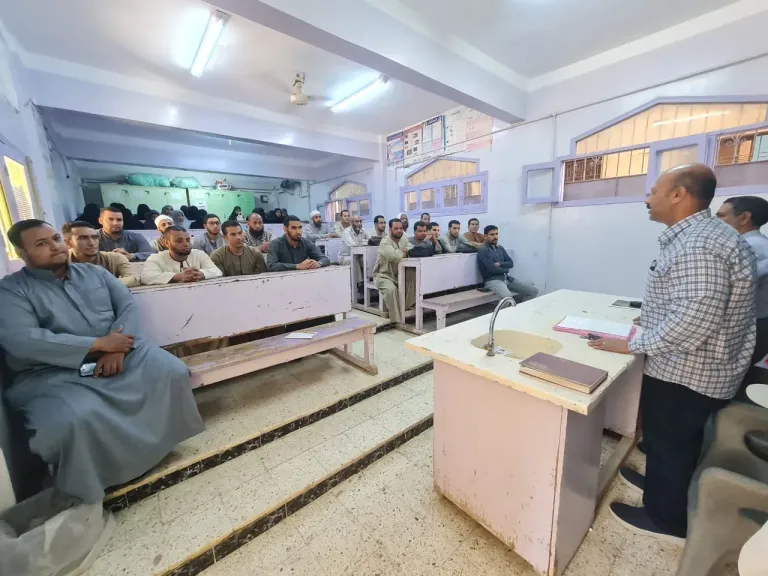 مديريه العمل تعقد ندوه فى مجال المفاوضة الجماعية مديريه العمل تعقد ندوه فى مجال المفاوضة الجماعية