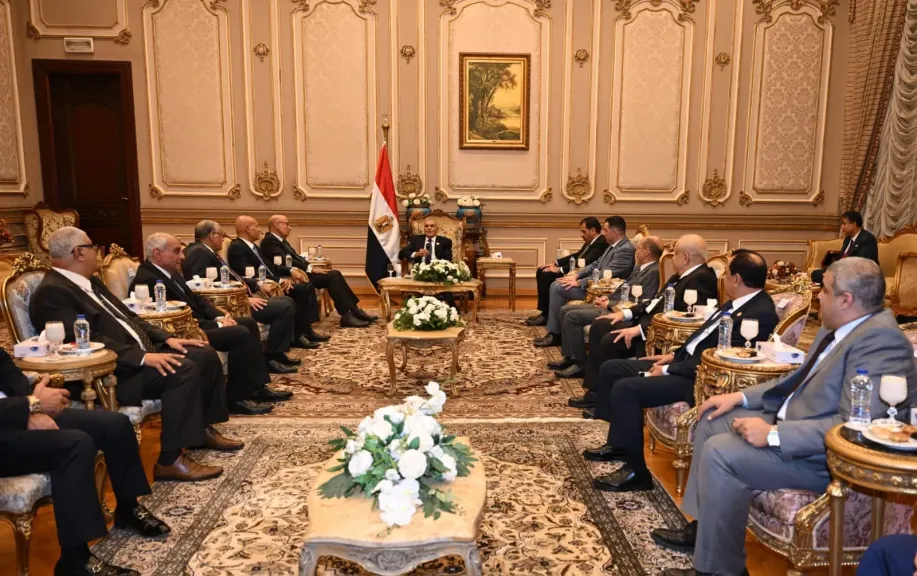 رئيس مجلس الشيوخ يستقبل وفدًا من مجلس القضاء الأعلى رئيس مجلس الشيوخ يستقبل وفدًا من مجلس القضاء الأعلى