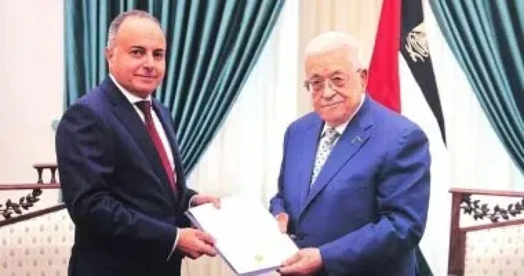 أبو مازن يشكر الرئيس السيسي لمنعه التهجير ودعم صمود الفلسطينيين أبو مازن يشكر الرئيس السيسي لمنعه التهجير ودعم صمود الفلسطينيين