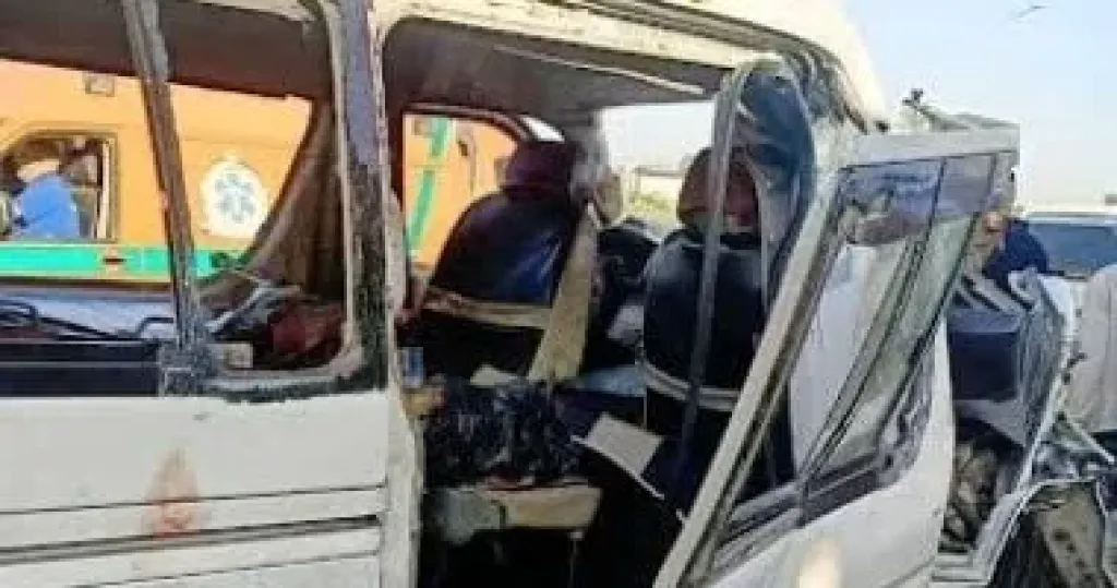 مصرع شخصين وإصابة 26 آخرين فى حادث تصادم نقل بطريق الزعفرانة –... مصرع شخصين وإصابة 26 آخرين فى حادث تصادم نقل بطريق الزعفرانة – رأس غارب