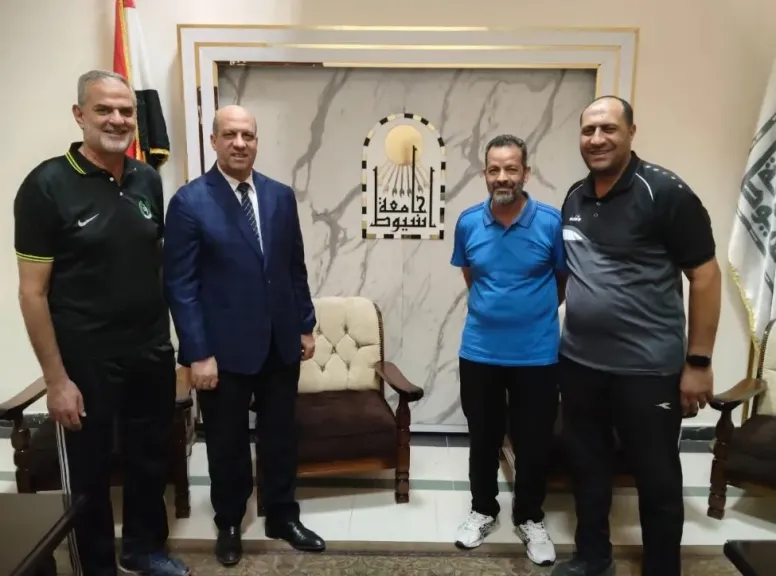 «أسيوط» تستضيف أكبر دراسة تدريبية في تاريخ الكرة الطائرة المصرية برعاية الاتحاد «أسيوط» تستضيف أكبر دراسة تدريبية في تاريخ الكرة الطائرة المصرية برعاية الاتحاد