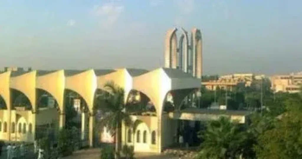إطلاق مبادرة مصرنا في قلوبنا بجامعة حلوان احتفالا بانتصارات أكتوبر المجيدة إطلاق مبادرة مصرنا في قلوبنا بجامعة حلوان احتفالا بانتصارات أكتوبر المجيدة