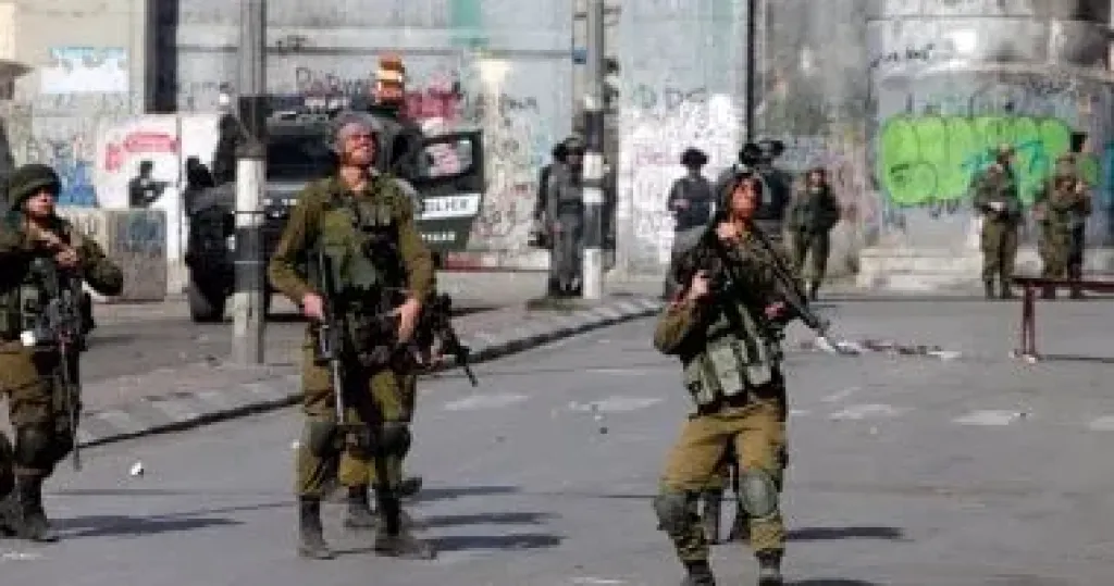 نادى الأسير: الاحتلال الإسرائيلى يعتقل 40 فلسطينيا بينهم طفل وأسرى محررون نادى الأسير: الاحتلال الإسرائيلى يعتقل 40 فلسطينيا بينهم طفل وأسرى محررون