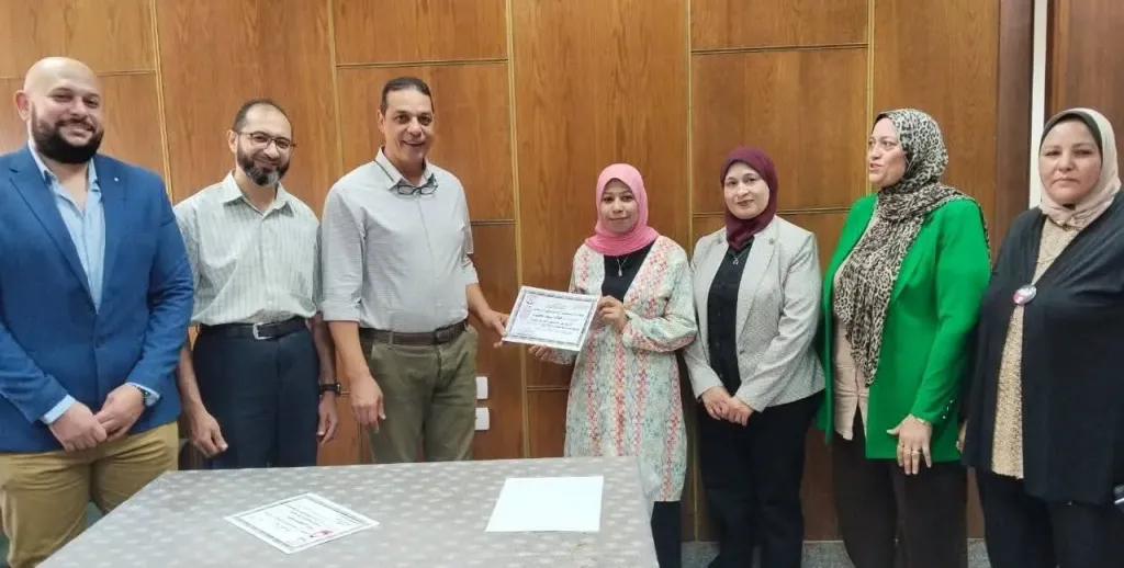 مستشفى الإصابات بجامعة يحتفي بالمتميزين من هيئة التمريض والإداريين مستشفى الإصابات بجامعة يحتفي بالمتميزين من هيئة التمريض والإداريين
