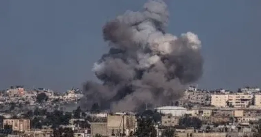 جيش الاحتلال الإسرائيلى ينسف منازل فى المنطقة الشرقية بغزة جيش الاحتلال الإسرائيلى ينسف منازل فى المنطقة الشرقية بغزة