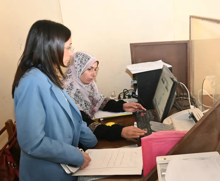 جاكلين تتفقد الإدارة الهندسية والمركز التكنولوجي بقرية ابو المجد بالرحمانية وتوجه بمراجعة... جاكلين تتفقد الإدارة الهندسية والمركز التكنولوجي بقرية ابو المجد بالرحمانية وتوجه بمراجعة كافة التراخيص وقرارات الإزالة