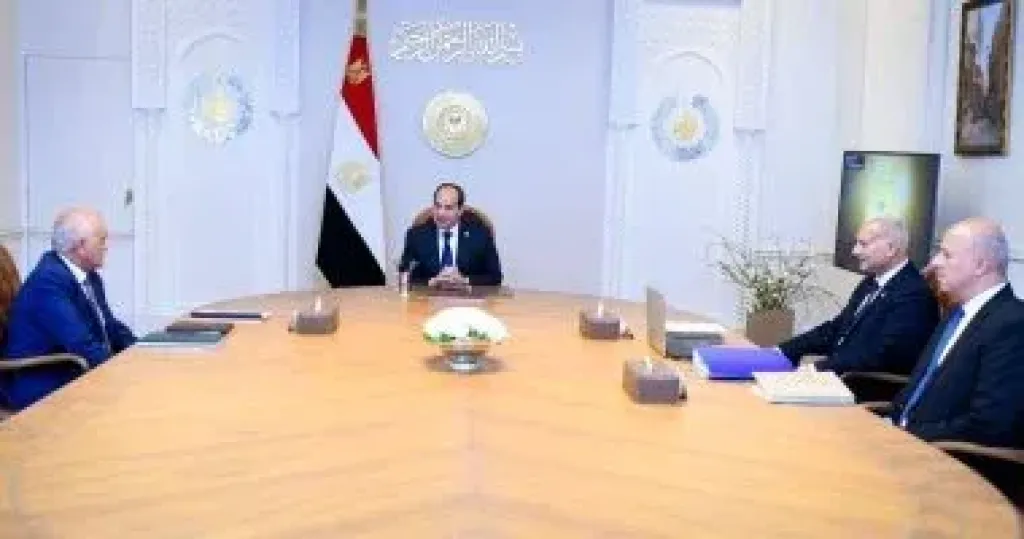 الرئيس السيسى يثنى على الخدمات المُقدمة من جانب صندوق تكريم الشهداء الرئيس السيسى يثنى على الخدمات المُقدمة من جانب صندوق تكريم الشهداء