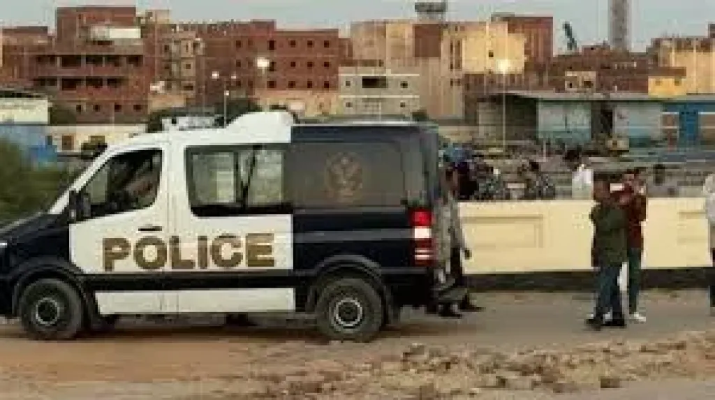 تحريات أمنية مكثفة لكشف ملابسات العثور على شخصين مصابين بطلقات نارية بالإسماعيلية تحريات أمنية مكثفة لكشف ملابسات العثور على شخصين مصابين بطلقات نارية بالإسماعيلية