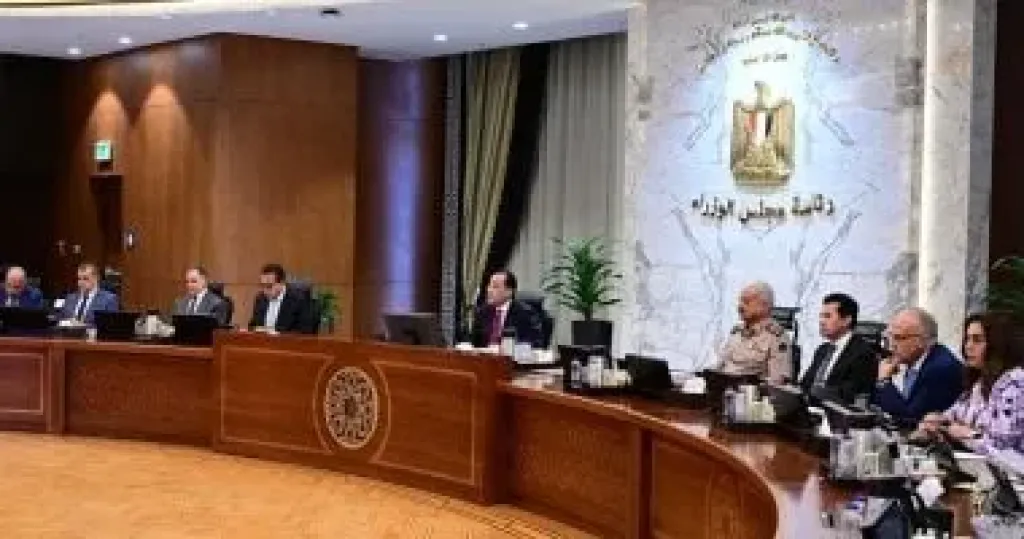 رئيس الوزراء يوجه بتجهيز شاشات عملاقة تعرض افتتاح المتحف الكبير لجميع المصريين رئيس الوزراء يوجه بتجهيز شاشات عملاقة تعرض افتتاح المتحف الكبير لجميع المصريين