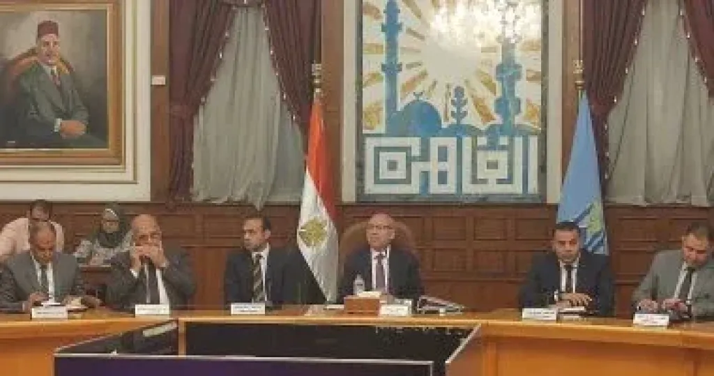 محافظة القاهرة: العتبة بها 15 ألف بائع وبدأنا بتنظيم 500 منهم محافظة القاهرة: العتبة بها 15 ألف بائع وبدأنا بتنظيم 500 منهم