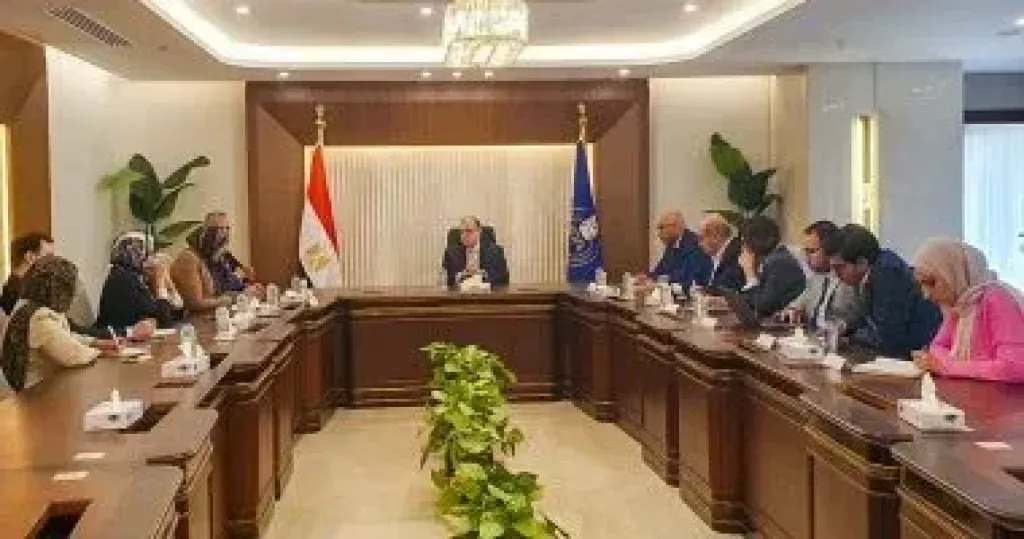 رئيس هيئة الدواء: حريصون على ضمان توافر أدوية ومستلزمات الأسنان رئيس هيئة الدواء: حريصون على ضمان توافر أدوية ومستلزمات الأسنان