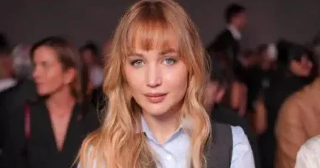 جينيفر لورانس تعترف: أفقد السيطرة على نفسى أثناء التحدث للصحافة جينيفر لورانس تعترف: أفقد السيطرة على نفسى أثناء التحدث للصحافة