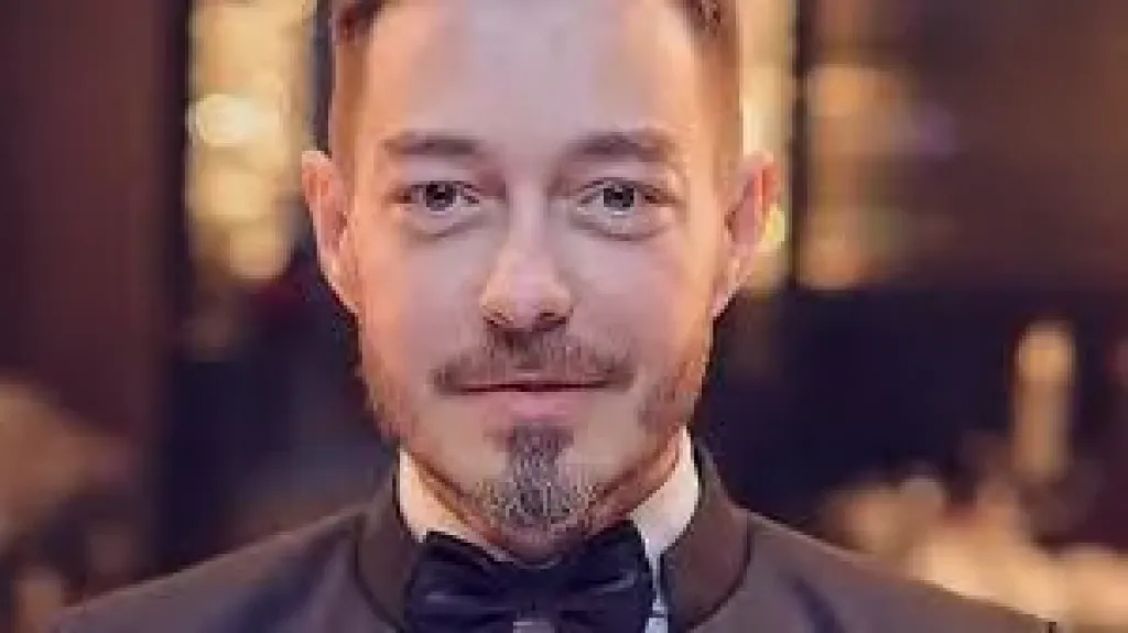 أحمد زاهر يكشف عن فريق كتابة مسلسله لعبة وقلبت بجد وعرضه على... أحمد زاهر يكشف عن فريق كتابة مسلسله لعبة وقلبت بجد وعرضه على شاشات المتحدة