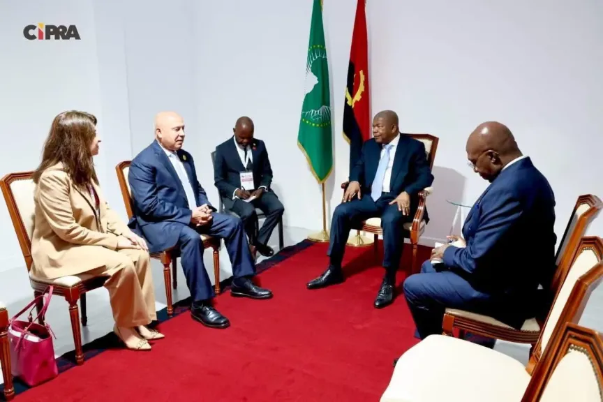 الرئيس الانجولى يستقبل وزير النقل والصناعة الرئيس الانجولى يستقبل وزير النقل والصناعة