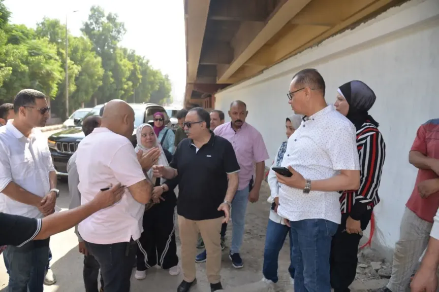 محافظ أسيوط يتفقد إنشاء أول معرض دائم لمنتجات محافظ أسيوط يتفقد إنشاء أول معرض دائم لمنتجات