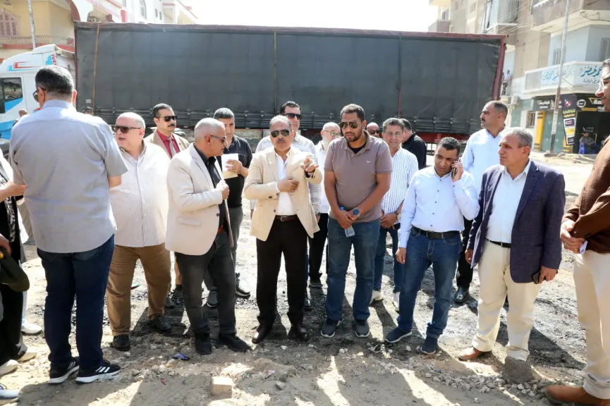 محافظ الشرقية يتفقد أعمال رصف طريق النكارية القنايات محافظ الشرقية يتفقد أعمال رصف طريق النكارية القنايات