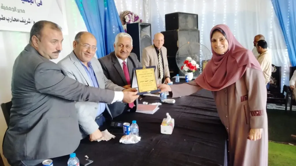 وكيل زراعة البحيرة يكرم 16 مدير ورئيس جمعية زراعية بمركز أبو المطامير... وكيل زراعة البحيرة يكرم 16 مدير ورئيس جمعية زراعية بمركز أبو المطامير ويحذر من عدم الدقة فى الحصر الزراعى