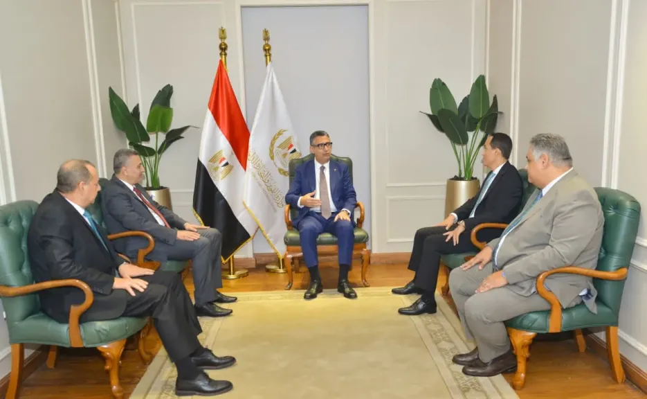 وزير التموين يعقد اجتماعًا مع رئيس مجلس إدارة جهاز تنمية التجارة الداخلية... وزير التموين يعقد اجتماعًا مع رئيس مجلس إدارة جهاز تنمية التجارة الداخلية الجديد