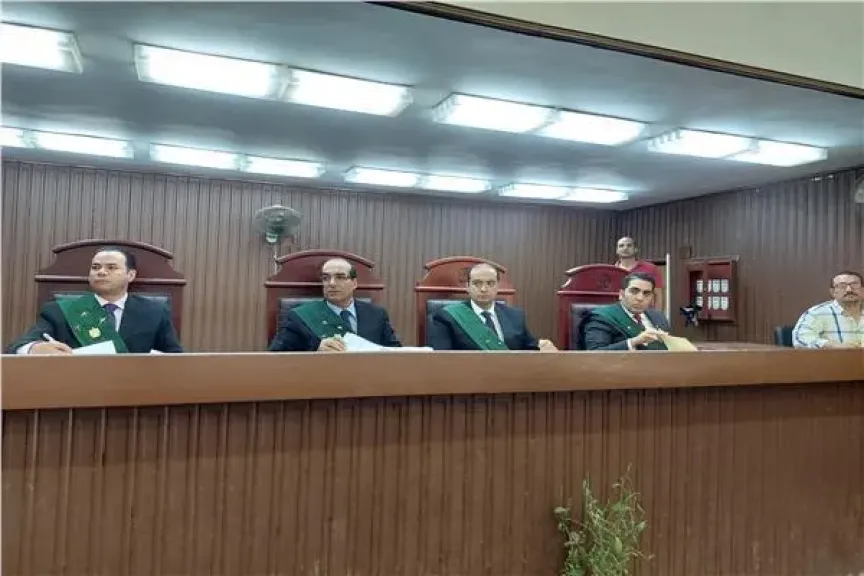 جنايات شبرا الخيمة تعاقب عاملًا بـ15 عامًا لتورطه في حيازة فرد خرطوش... جنايات شبرا الخيمة تعاقب عاملًا بـ15 عامًا لتورطه في حيازة فرد خرطوش وذخيرة