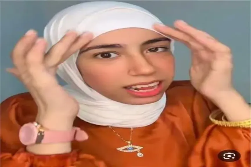 إحالة علياء قمرون للمحاكمة في قضية الفيديوهات المخلة إحالة علياء قمرون للمحاكمة في قضية الفيديوهات المخلة