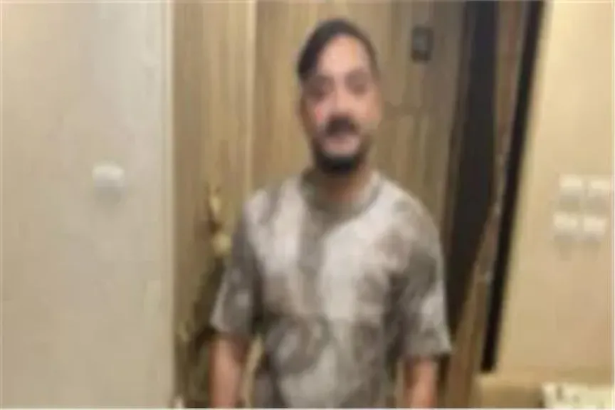 إحالة البلوجر مداهم للمحاكمة بتهمة بث فيديوهات خادشة إحالة البلوجر مداهم للمحاكمة بتهمة بث فيديوهات خادشة