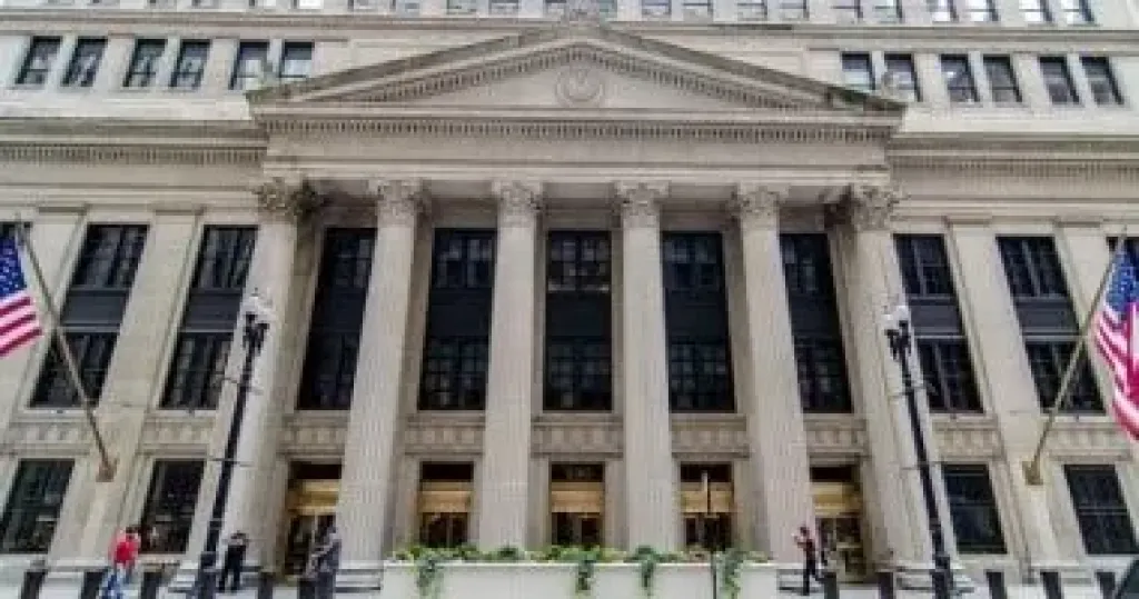 الاحتياطى الفيدرالى الأمريكى يخفض سعر الفائدة بنسبة 0.25% لتصل إلى 4% الاحتياطى الفيدرالى الأمريكى يخفض سعر الفائدة بنسبة 0.25% لتصل إلى 4%