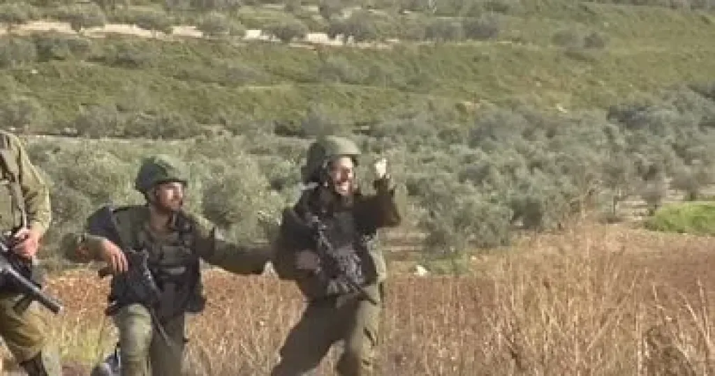 منع جندى إسرائيلى من دخول التشيك بسبب جرائمه فى غزة منع جندى إسرائيلى من دخول التشيك بسبب جرائمه فى غزة