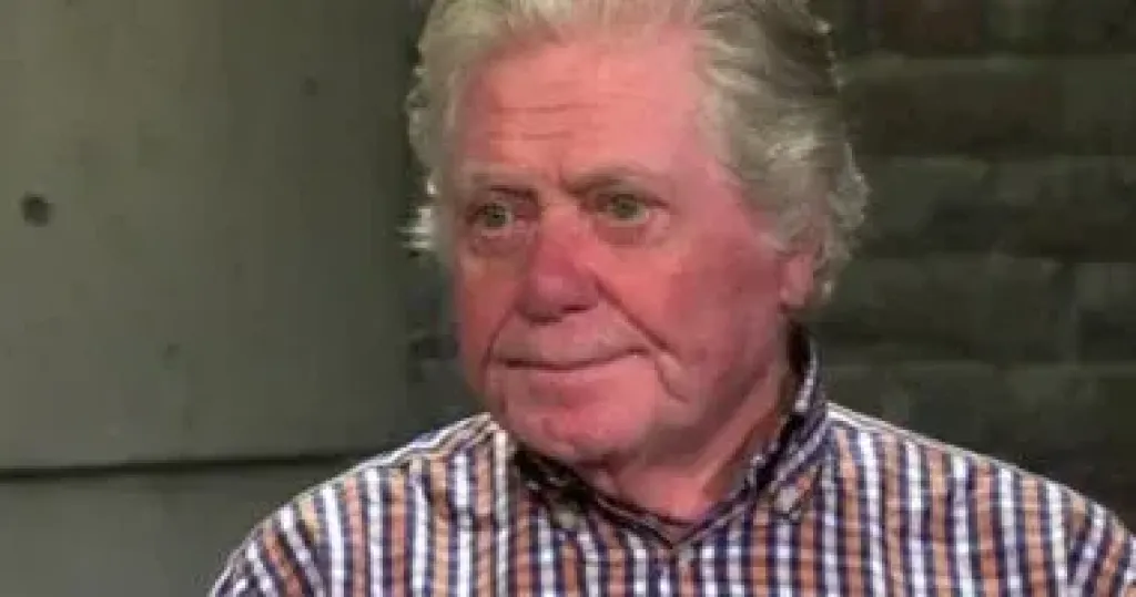 الفنان حسين فهمى ضيف أسامة كمال فى مساء dmc الليلة الفنان حسين فهمى ضيف أسامة كمال فى مساء dmc الليلة