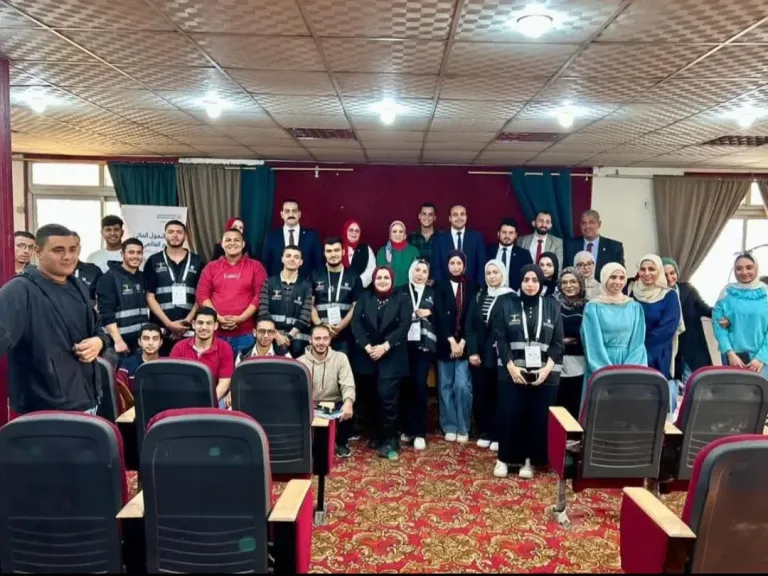 جانب من الدورة