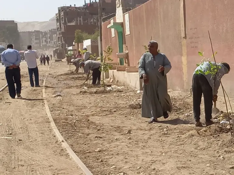 رفع 70 طن قمامة وأتربة خلال حملات نظافة بشوارع الأقصر رفع 70 طن قمامة وأتربة خلال حملات نظافة بشوارع الأقصر