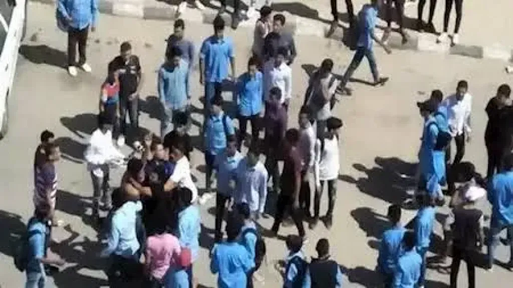 ضبط طالبتين ثانوى إثر وقوع مشاجرة أمام مدرسة المعلمات بدمنهور