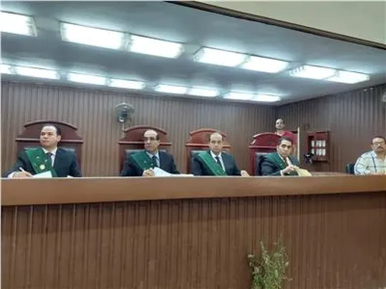 المؤبد لعامل تاجر في الاندازول كاربوكساميد وحاز سلاحًا أبيض بشبرا الخيمة