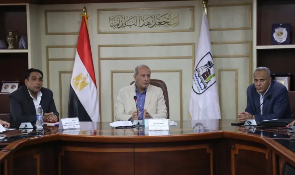 السكرتير العام ببنى سويف يُتابع مستجدات وسير العمل في ملفات التصالح..صور