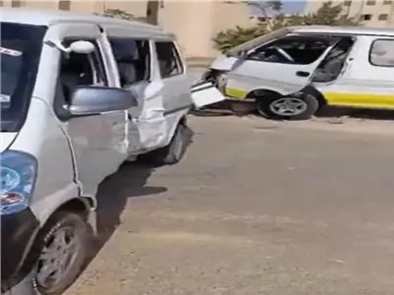 إصابة 12 طفل في تصادم سيارتين بأكتوبر الجديدة إصابة 12 طفل في تصادم سيارتين بأكتوبر الجديدة