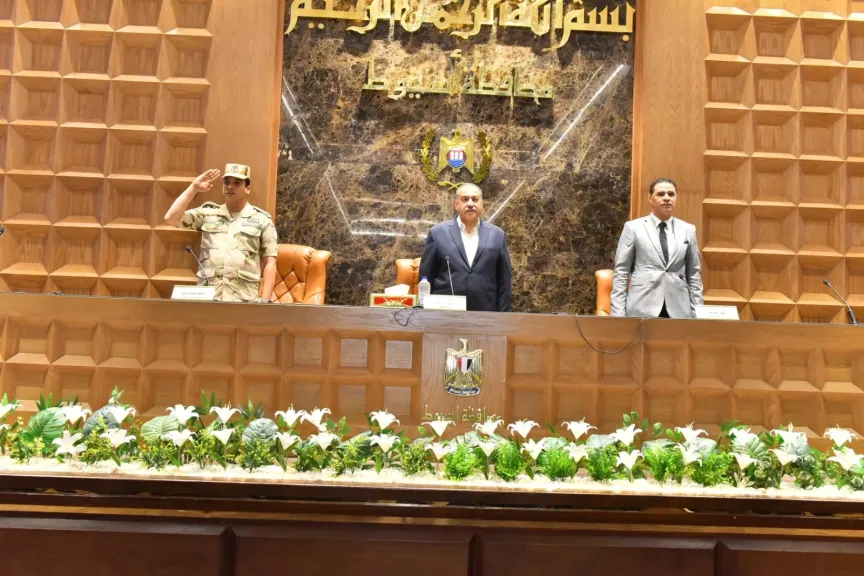 محافظ أسيوط في احتفالية ”يوم الوفاء” يكرم أسر الشهداء وقدامى المحاربين محافظ أسيوط في احتفالية ”يوم الوفاء” يكرم أسر الشهداء وقدامى المحاربين