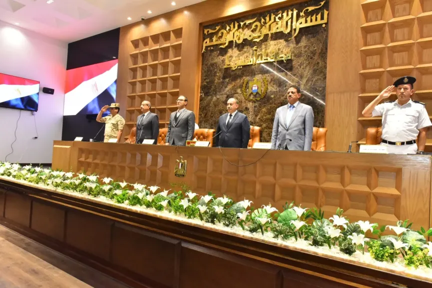 محافظ أسيوط: إشراك طلاب الجامعات والمدارس محافظ أسيوط: إشراك طلاب الجامعات والمدارس