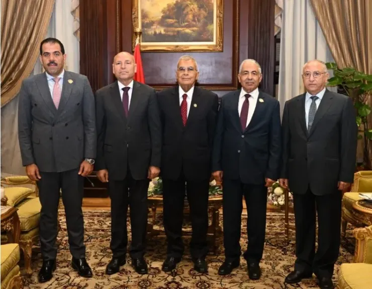 رئيس مجلس الشيوخ يستقبل محافظ القاهرة وقيادات قضائية للتهنئة بتوليه المنصب..صور رئيس مجلس الشيوخ يستقبل محافظ القاهرة وقيادات قضائية للتهنئة بتوليه المنصب..صور