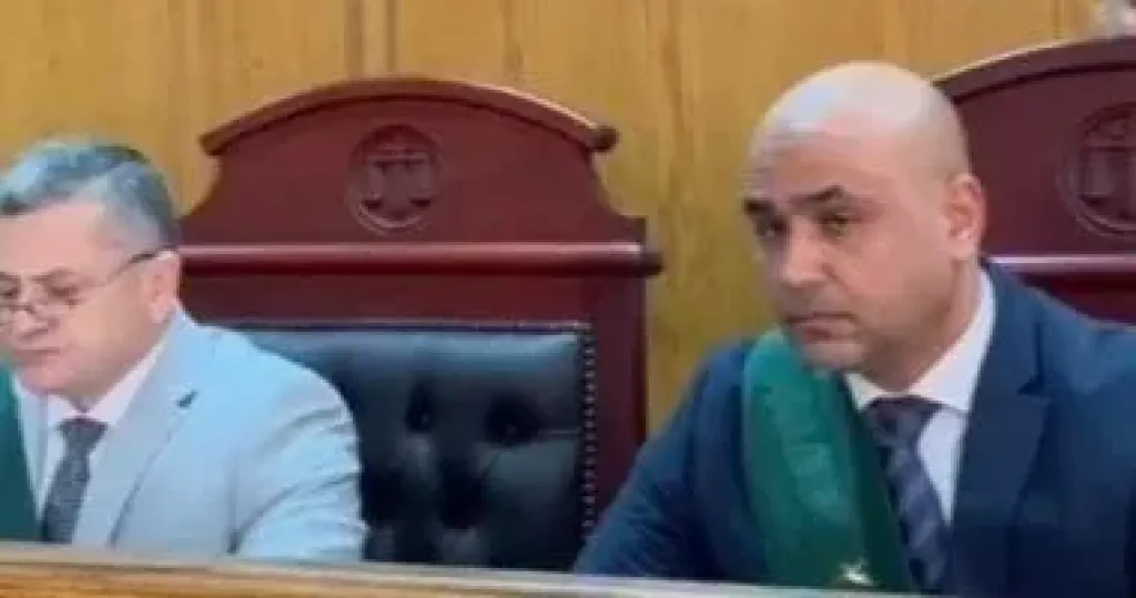 تأجيل محاكمة مفتش آثار متهم باختلاس وتهريب 370 قطعة أثرية إلى الخارج تأجيل محاكمة مفتش آثار متهم باختلاس وتهريب 370 قطعة أثرية إلى الخارج