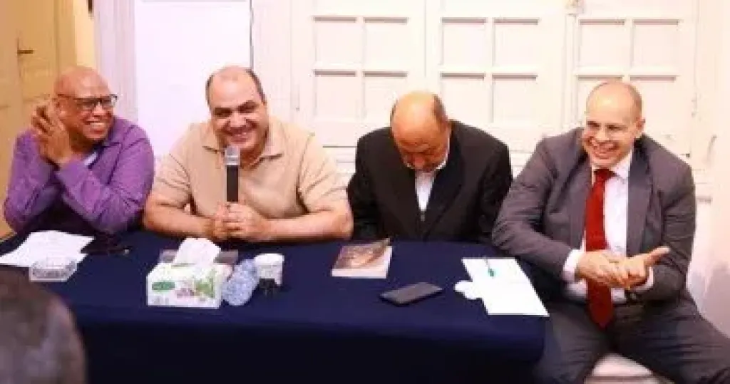 أكرم القصاص يوقع كتابه الجديد شعرة معاوية ويعيد قراءة السادات وخصومه أكرم القصاص يوقع كتابه الجديد شعرة معاوية ويعيد قراءة السادات وخصومه