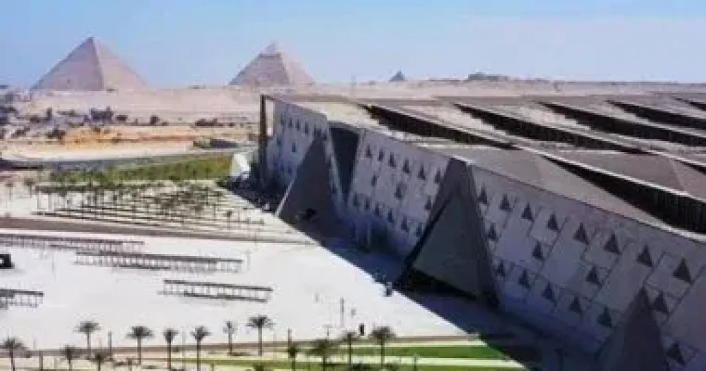 سفارة ألمانيا تنشر فيديو عن فكرة تصميم قاعة توت عنخ آمون فى... سفارة ألمانيا تنشر فيديو عن فكرة تصميم قاعة توت عنخ آمون فى المتحف المصرى الكبير