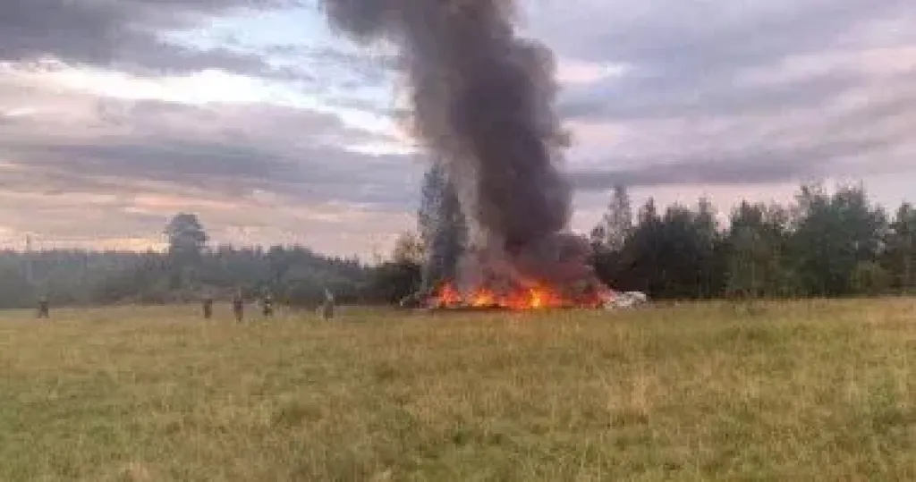 تحطم مروحية قرب المعسكر الأساسى لإيفريست فى نيبال تحطم مروحية قرب المعسكر الأساسى لإيفريست فى نيبال