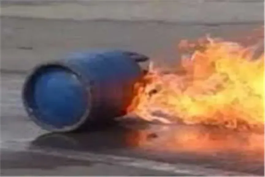 مصرع وإصابة 4 أشخاص من أسرة واحدة في انفجار أسطوانة بوتاجاز بأسيوط مصرع وإصابة 4 أشخاص من أسرة واحدة في انفجار أسطوانة بوتاجاز بأسيوط