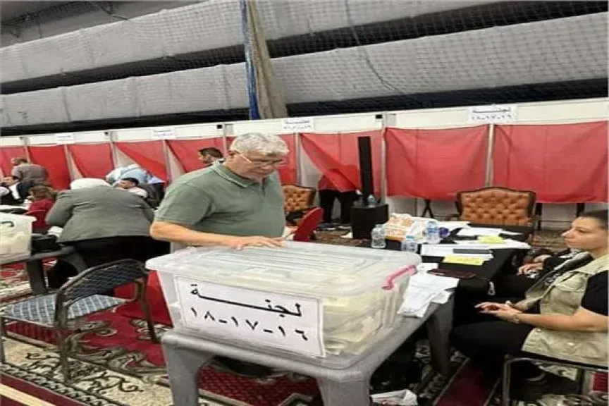 أحمد شوبير يدلي بصوته في انتخابات النادي الأهلي أحمد شوبير يدلي بصوته في انتخابات النادي الأهلي