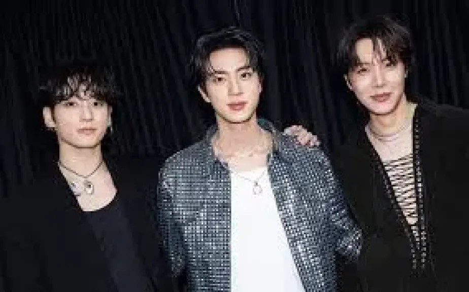 جيهوب وجونجكوك من BTS ينضمان إلى جين على المسرح في حفل ختام... جيهوب وجونجكوك من BTS ينضمان إلى جين على المسرح في حفل ختام جولته العالمية