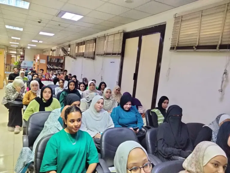 محافظ أسيوط: تعريف الأجيال بتاريخنا العظيم واجب وطني ومكتبة مصر العامة محافظ أسيوط: تعريف الأجيال بتاريخنا العظيم واجب وطني ومكتبة مصر العامة