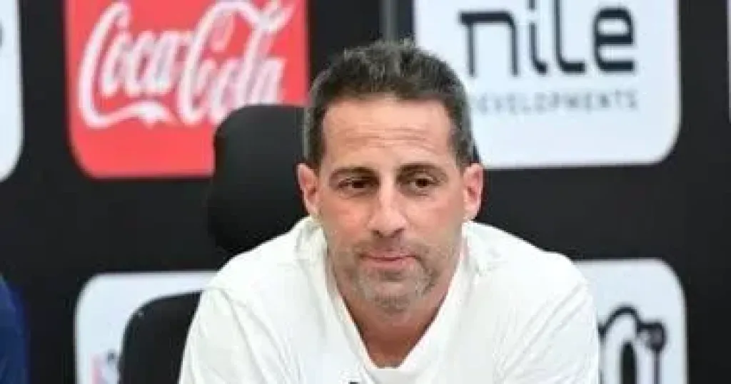 الزمالك يقرر إقالة فيريرا وتعيين أحمد عبدالرؤوف مديرا فنيا للفريق الأول لكرة... الزمالك يقرر إقالة فيريرا وتعيين أحمد عبدالرؤوف مديرا فنيا للفريق الأول لكرة القدم