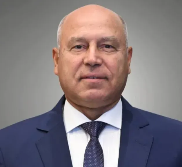 الفريق كامل الوزير يكتب: حضارة تُضيء طريق المستقبل.. المتحف المصري الكبير نافذة... الفريق كامل الوزير يكتب: حضارة تُضيء طريق المستقبل.. المتحف المصري الكبير نافذة مصر على عصر صناعي وسياحي جديد