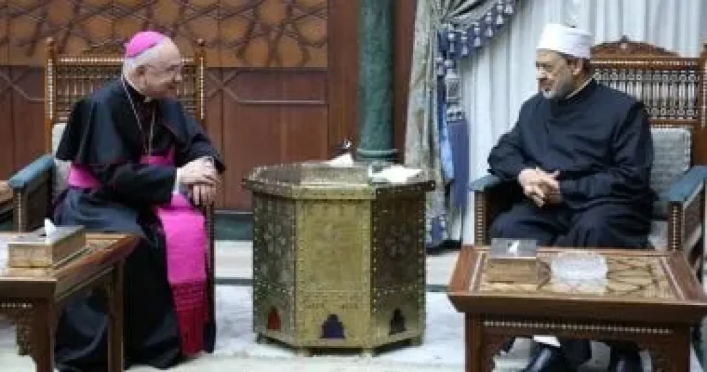أحمد الطيب: الأزهر والفاتيكان يقدمان نموذجا للحوار الديني الراسخ في خدمة السلام